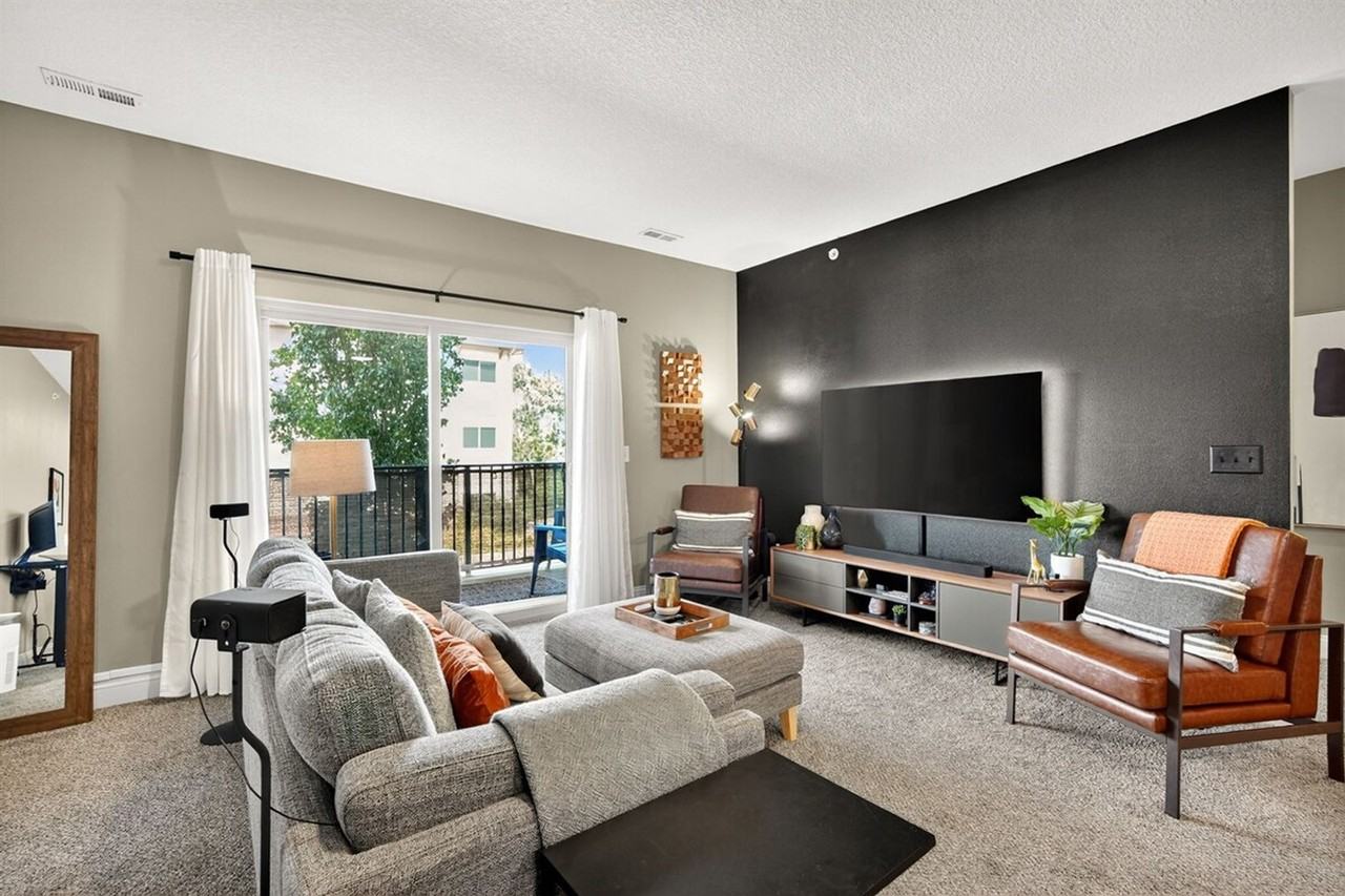 8350 Cascade Avenue - Photo 4 of 100