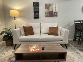 featured image of 915 W Weiland Ave