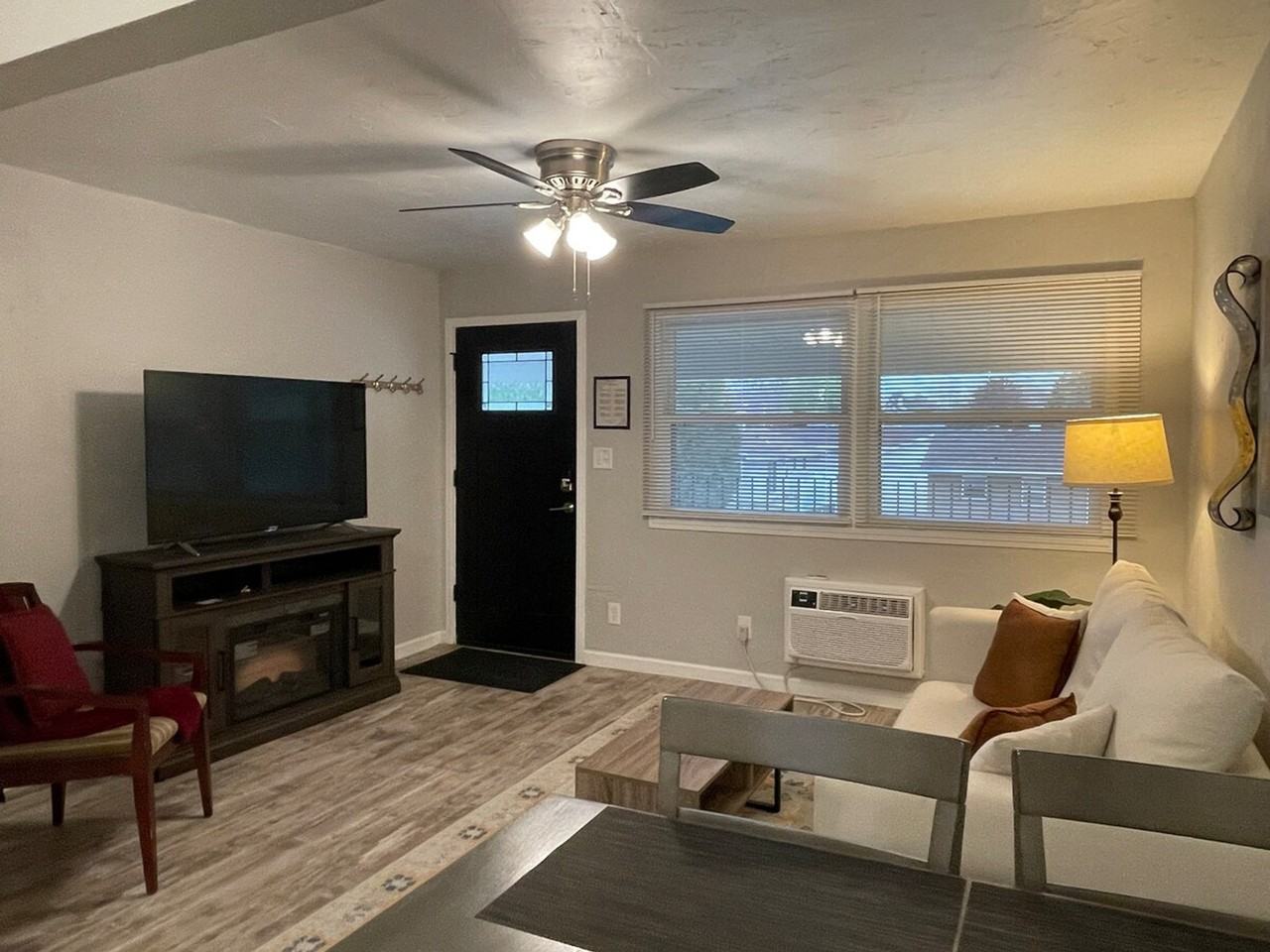 915 W Weiland Ave #1296524P - Photo 5 of 21