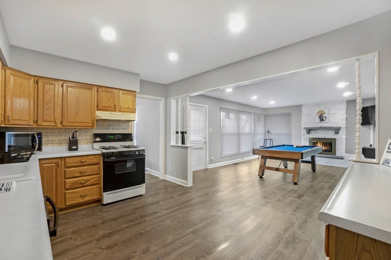 570 E Higgins Rd #1301333P - Photo 5 of 21