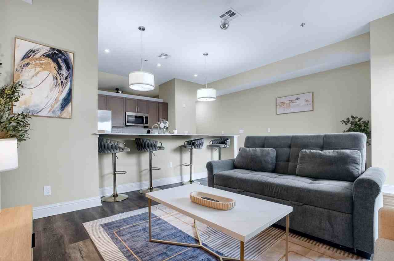 110 N Boston Ave #1317370P - Photo 3 of 28