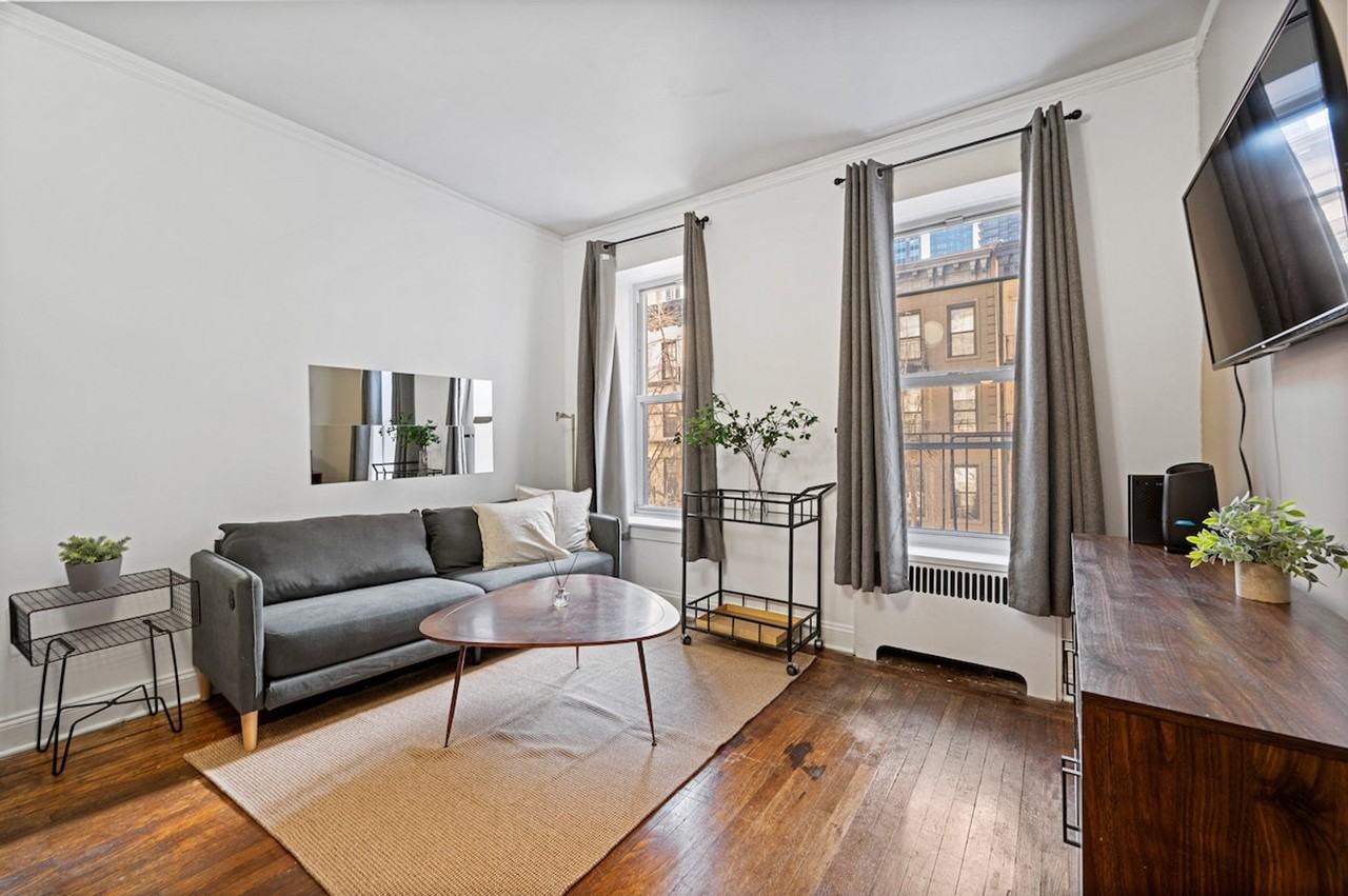 343 E 51st St #1323957P - Photo 4 of 19