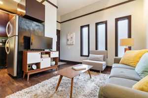 featured image of 1208 E Thomas St