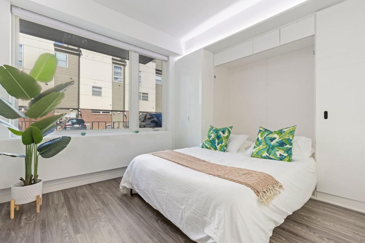 12607 Larchmere Blvd #1335760P - Photo 3 of 36