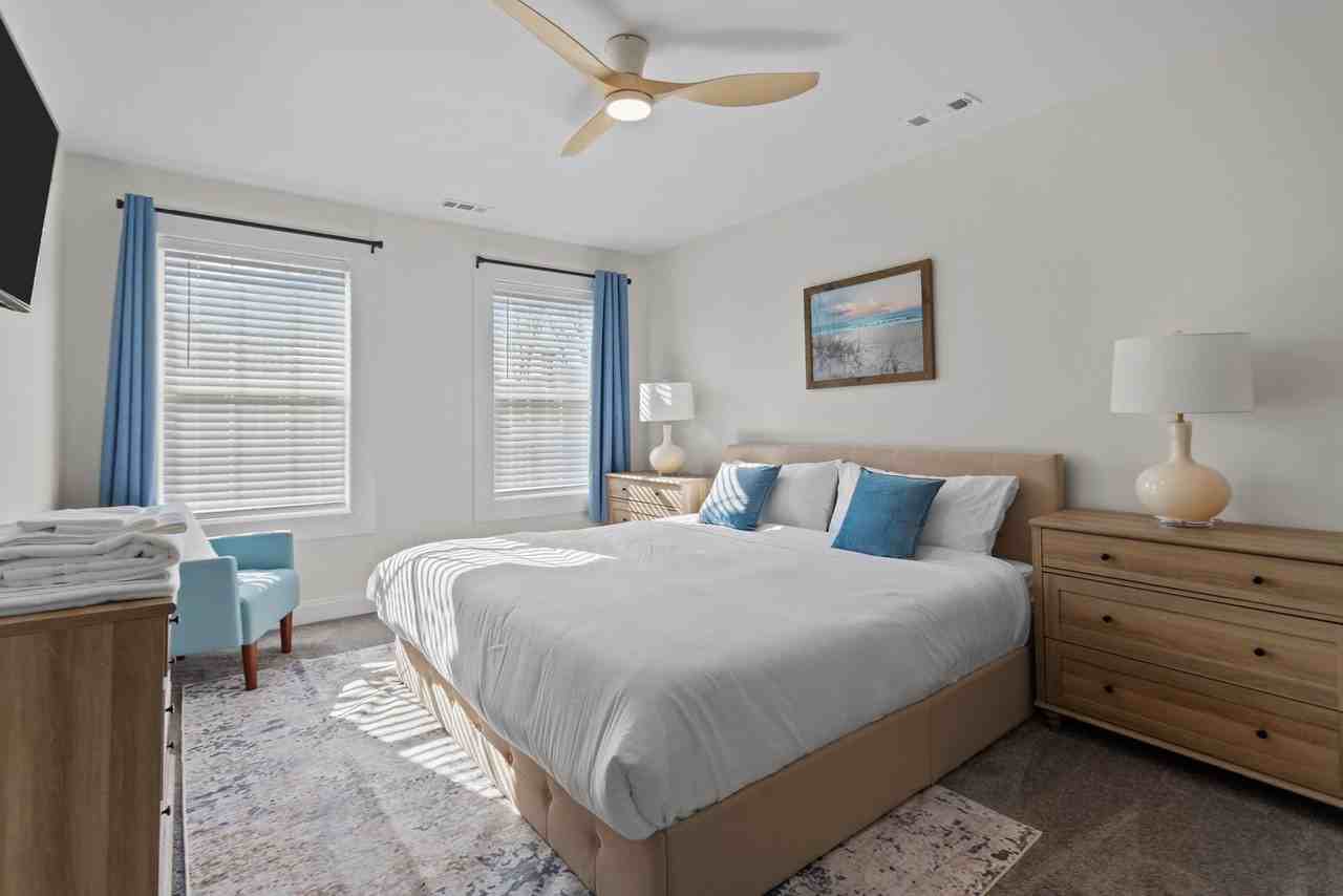 3039 N Park Ave #1372936P - Photo 7 of 50