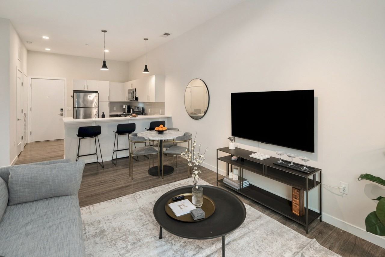 240 Congress Ave #1383011P - Photo 4 of 50