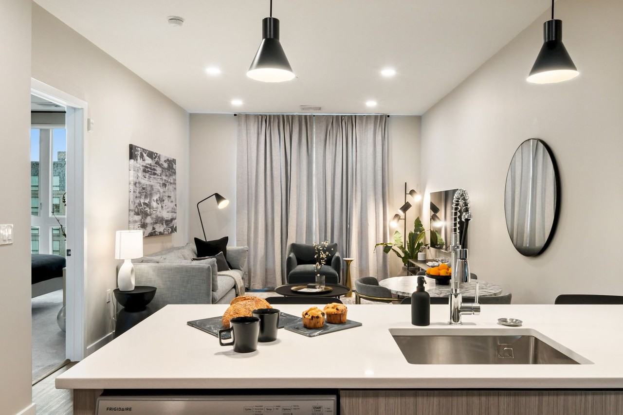 240 Congress Ave #1383011P - Photo 7 of 50