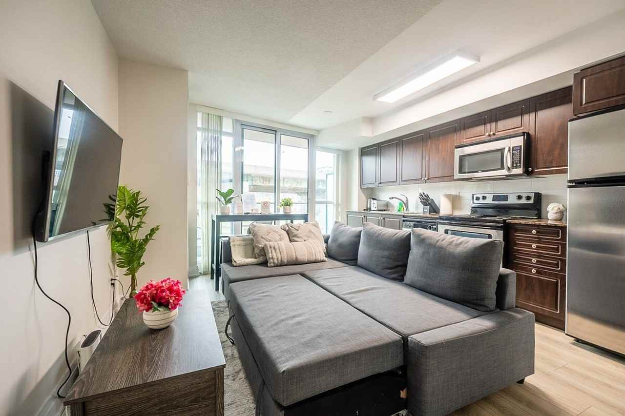 209 Gzowski St #1390137P - Photo 3 of 27