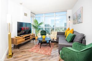 featured image of 18 Yonge St