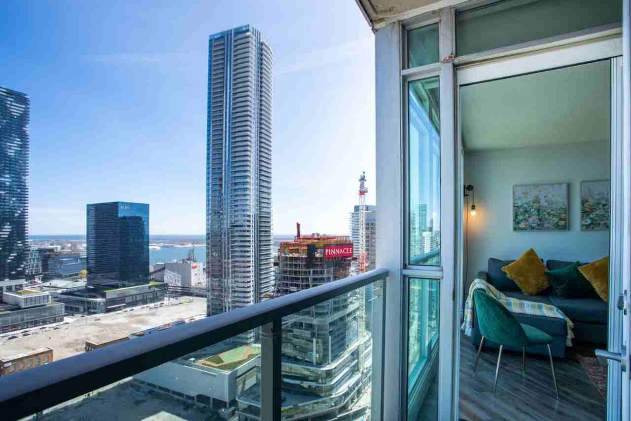 18 Yonge St #1403791P - Photo 2 of 17