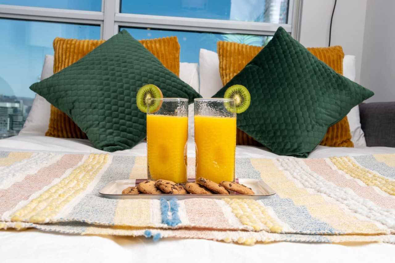 18 Yonge St #1403791P - Photo 3 of 17