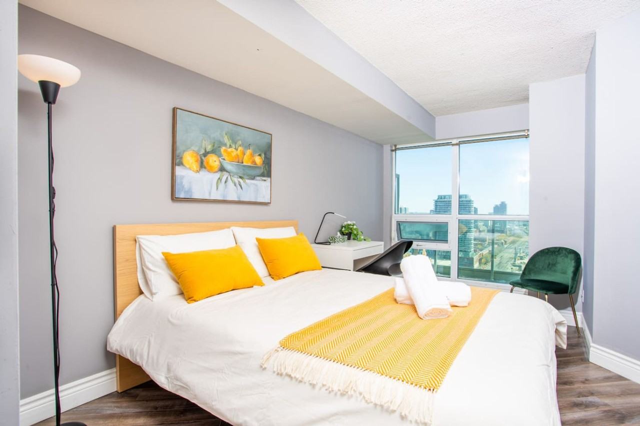 18 Yonge St #1403791P - Photo 4 of 17