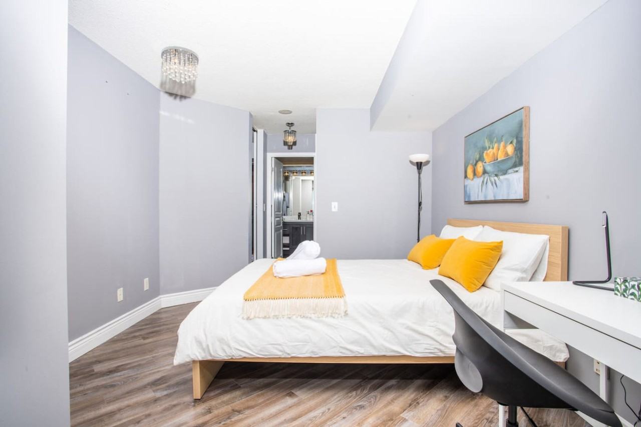 18 Yonge St #1403791P - Photo 7 of 17