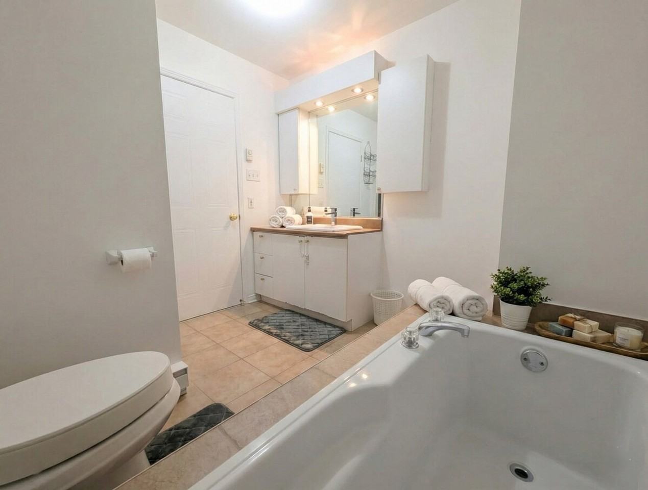 4595 Rue L'écuyer #1473543P - Photo 4 of 25