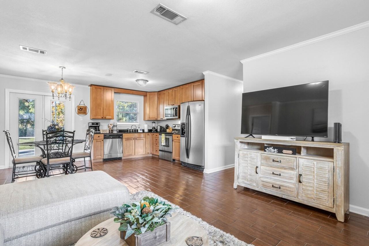 114 Lassere Cir #1473631P - Photo 4 of 30