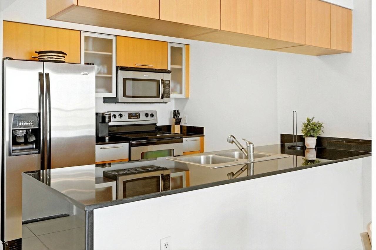 1750 N Bayshore Dr #1424251P - Photo 6 of 16