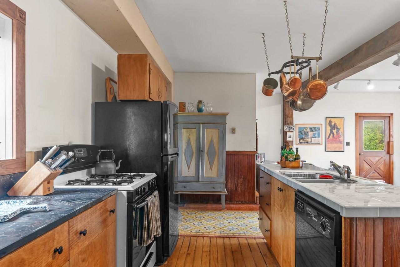 1087 State Rd #1492986P - Photo 7 of 30