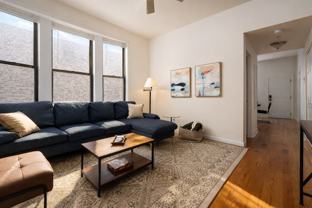 910N N Damen Ave - Photo 1 of 1