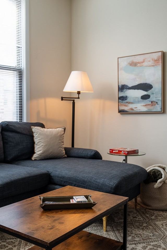 910N N Damen Ave #1501223P - Photo 2 of 24