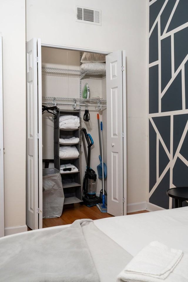 910N N Damen Ave #1501223P - Photo 6 of 24