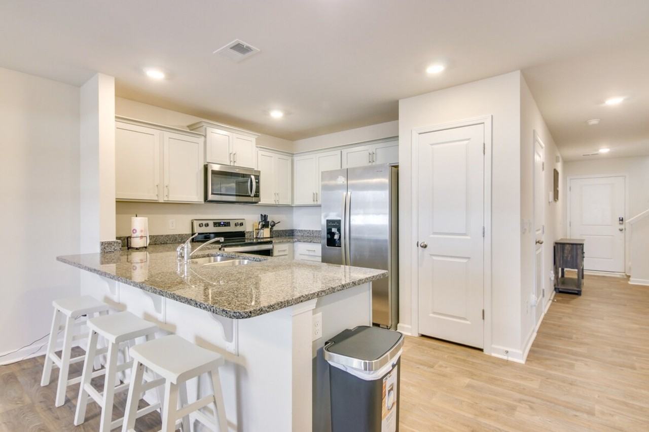 310 Wall St #1508628P - Photo 2 of 26