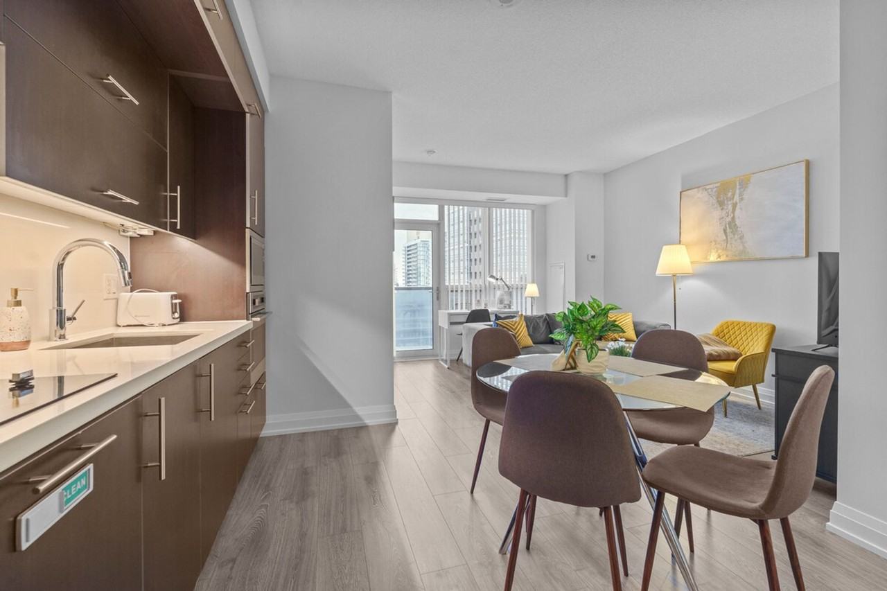 4802 Yonge St #1511360P - Photo 7 of 21