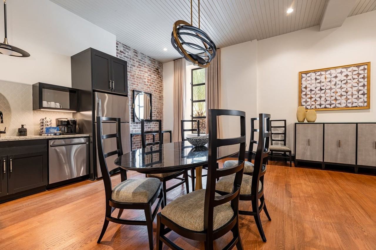 1011 Canal Street - Photo 5 of 31