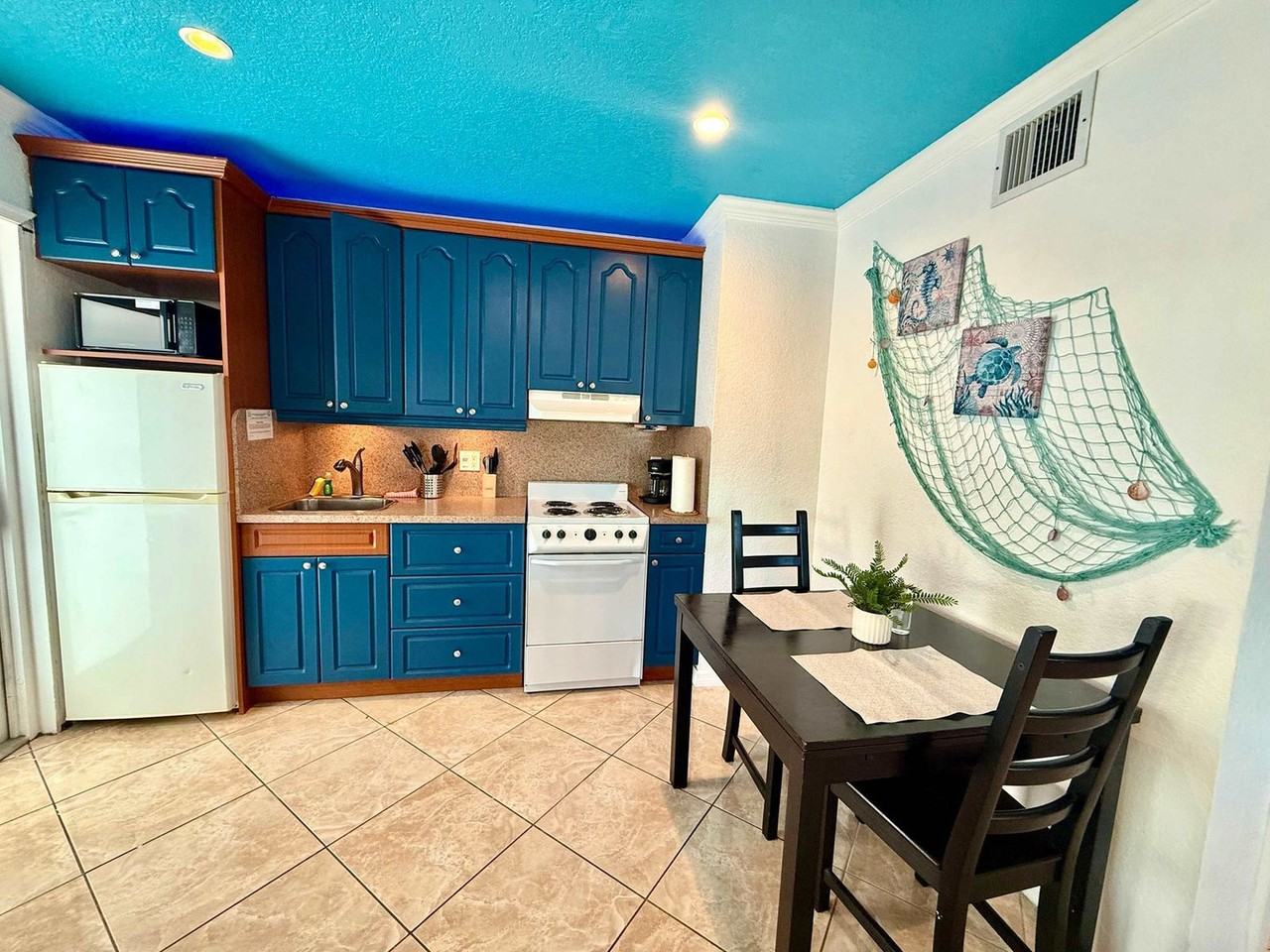 330 Grant St #1077062P - Photo 2 of 14