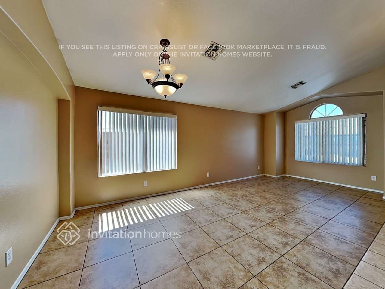 16631 N 23rd Pl - Photo 4 of 20