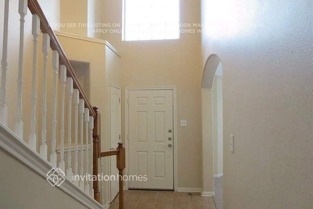 3914 Liberty Square Trl - Photo 2 of 16