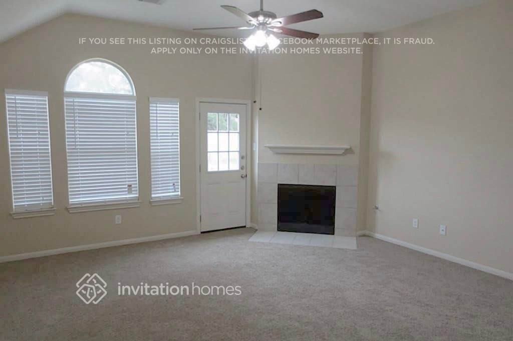 3914 Liberty Square Trl - Photo 4 of 16