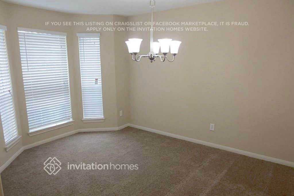 3914 Liberty Square Trl - Photo 7 of 16