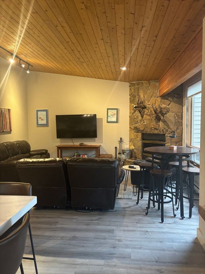 641 Sunburst Dr - Photo 4 of 24