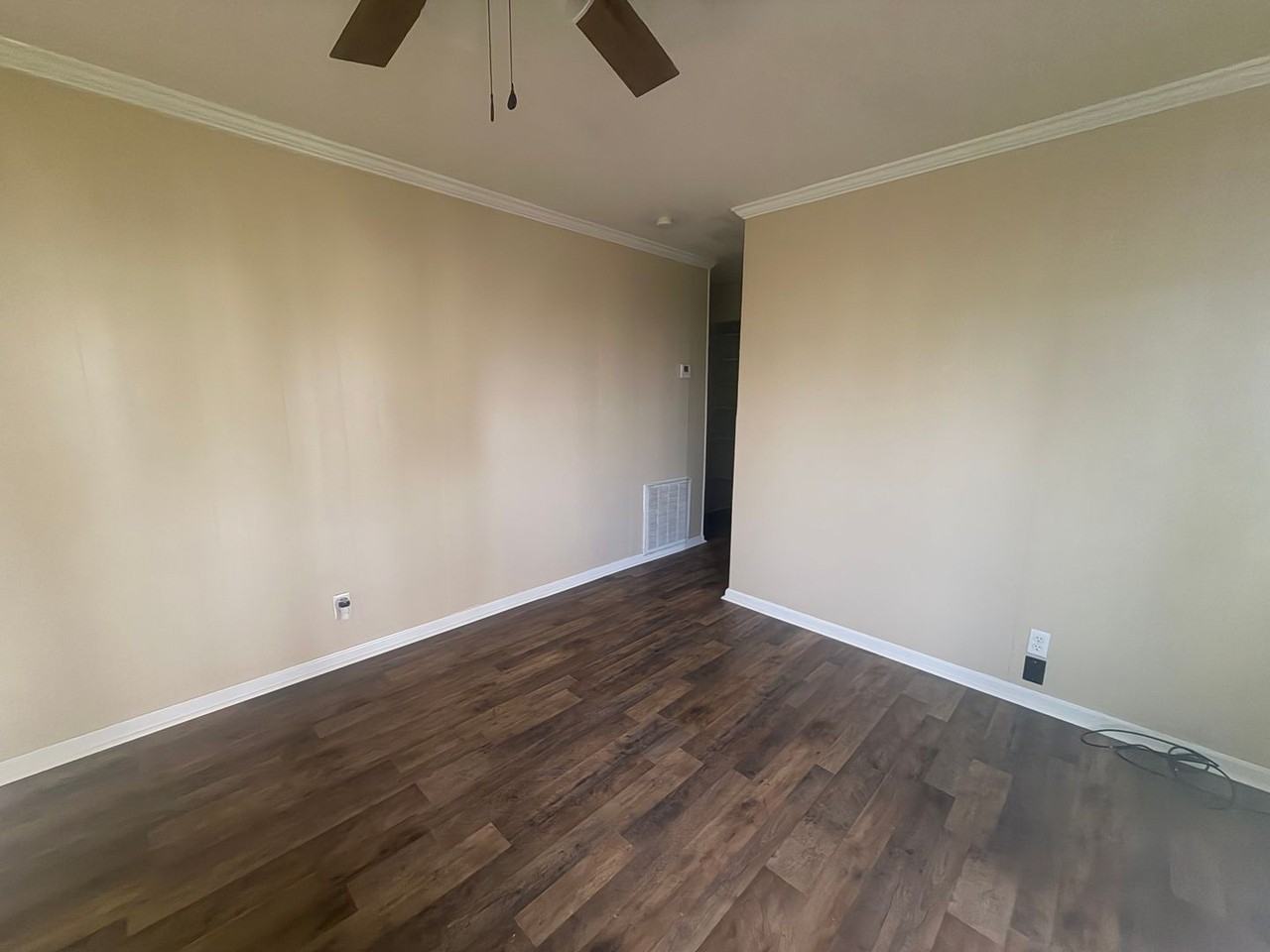 810 Fairmont Lane - Photo 2 of 9