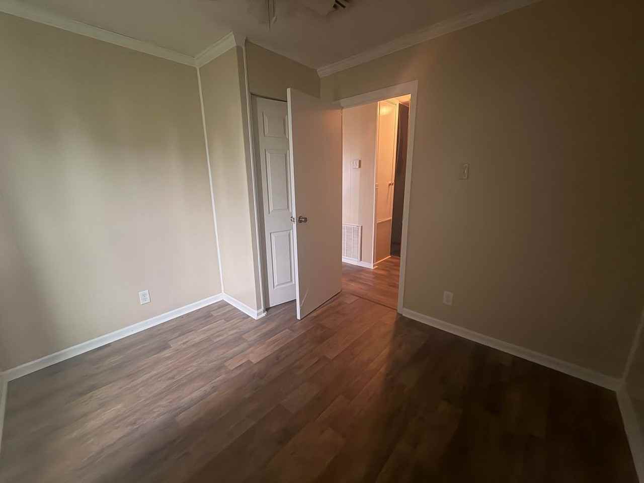 810 Fairmont Lane - Photo 4 of 9