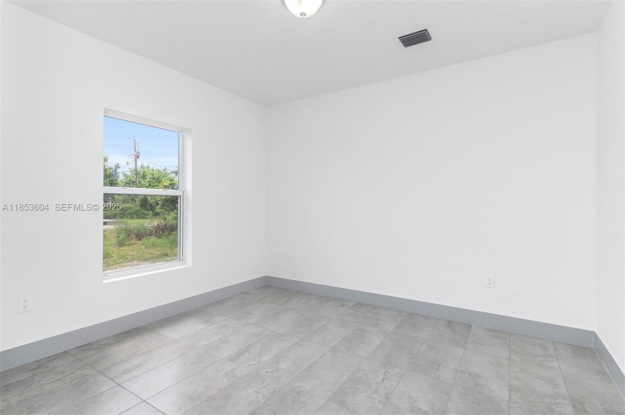 2360 Northwest 14th Street - Photo 5 of 17