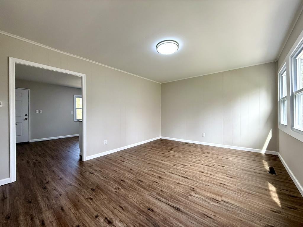 271 Sawmill Rd - Photo 4 of 17