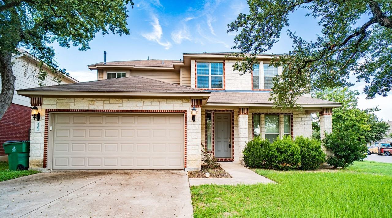 2301 Giddens Dr - Photo 5 of 50