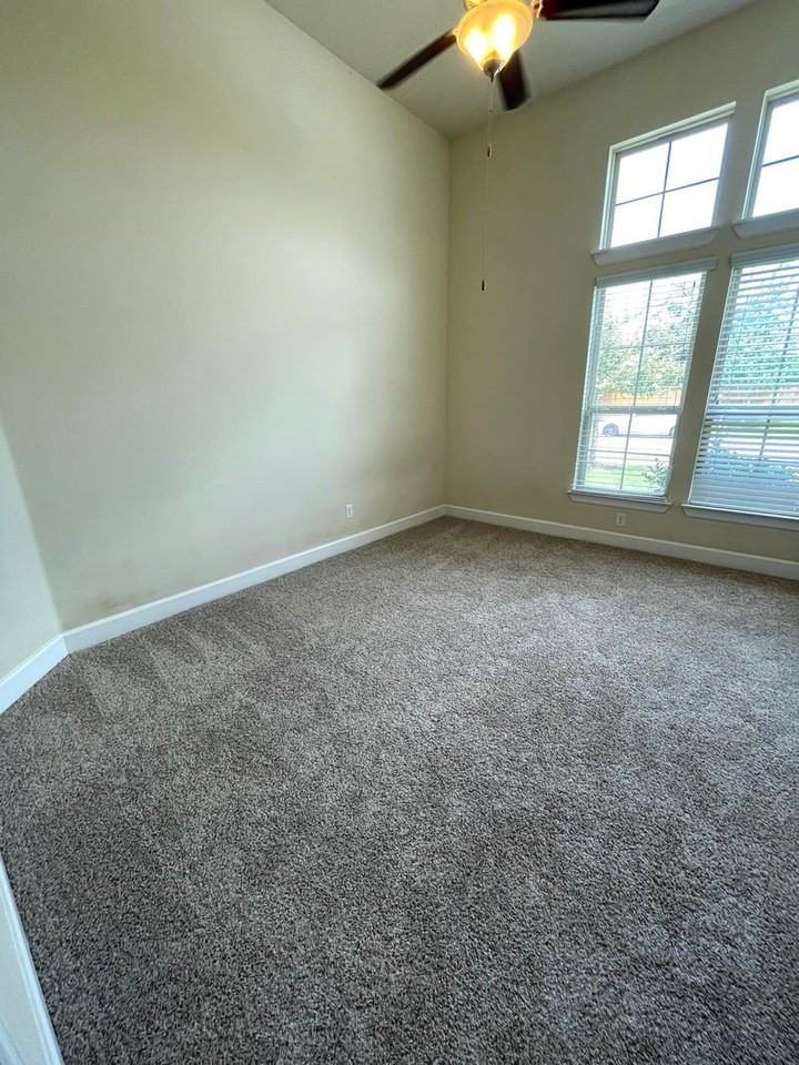 236 Galveston Island Ln - Photo 5 of 20