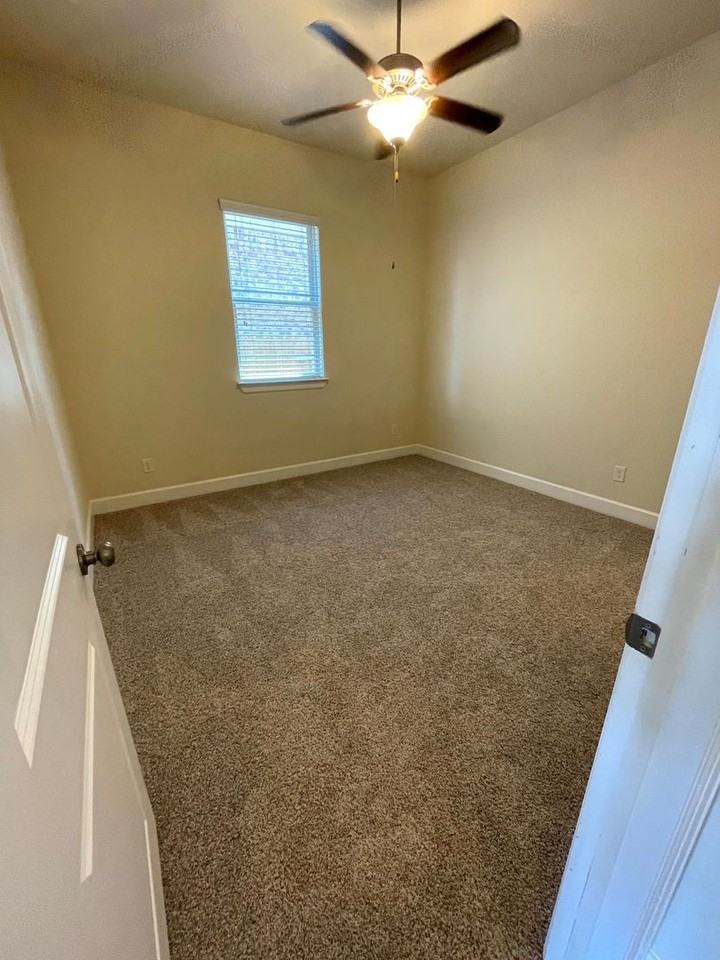 236 Galveston Island Ln - Photo 7 of 20