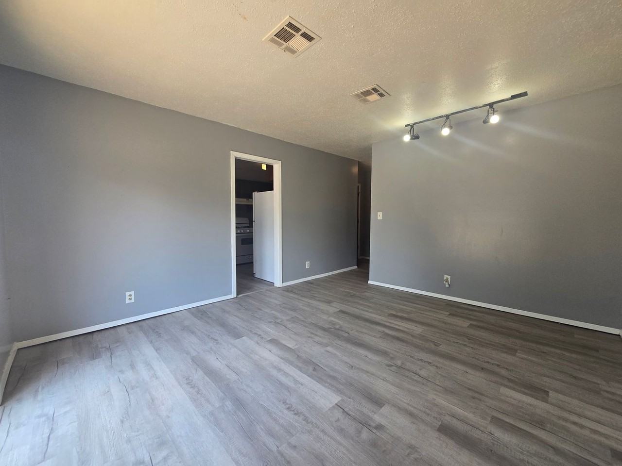 23 Arapaho Dr - Photo 6 of 26