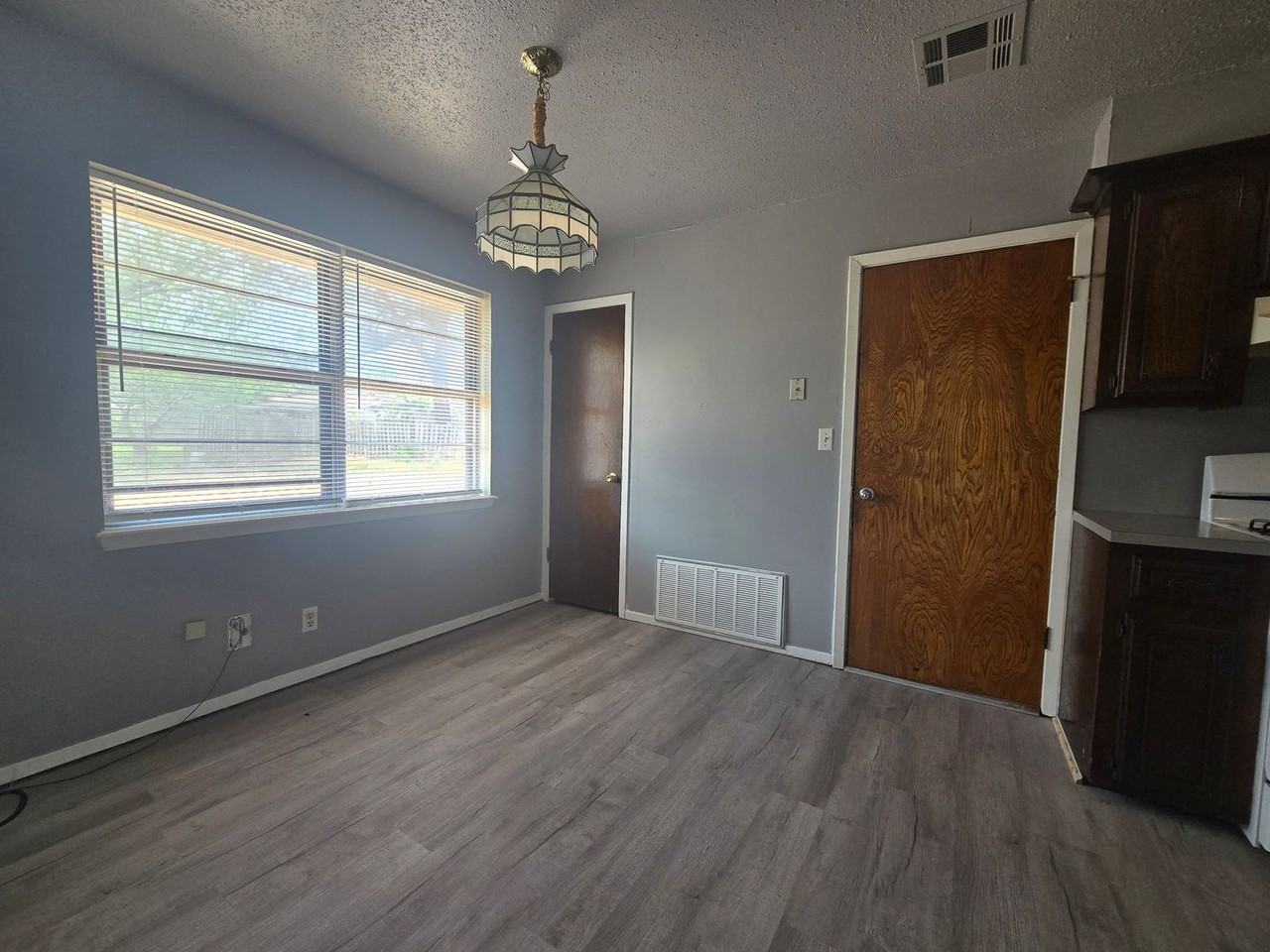 23 Arapaho Dr - Photo 7 of 26