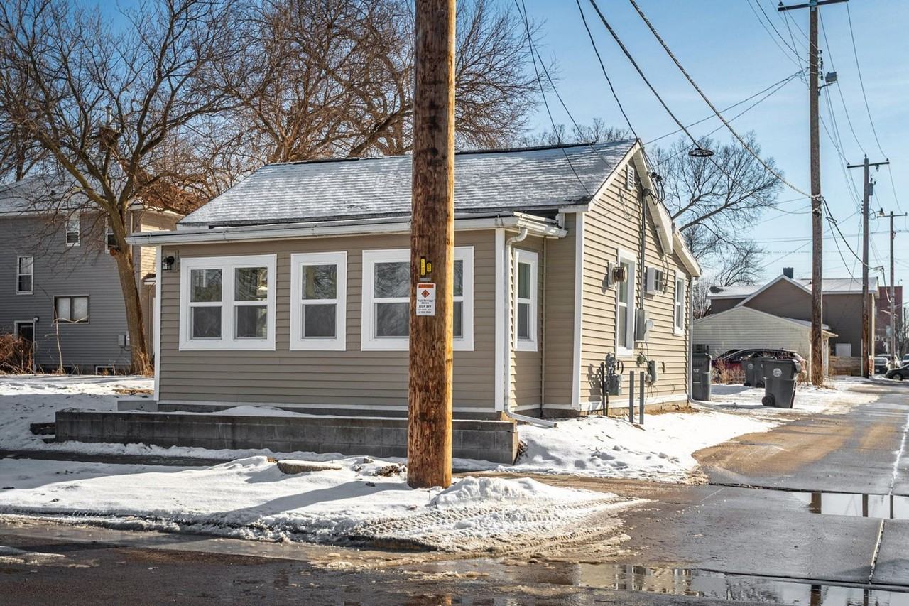 818 Denton St - Photo 2 of 14