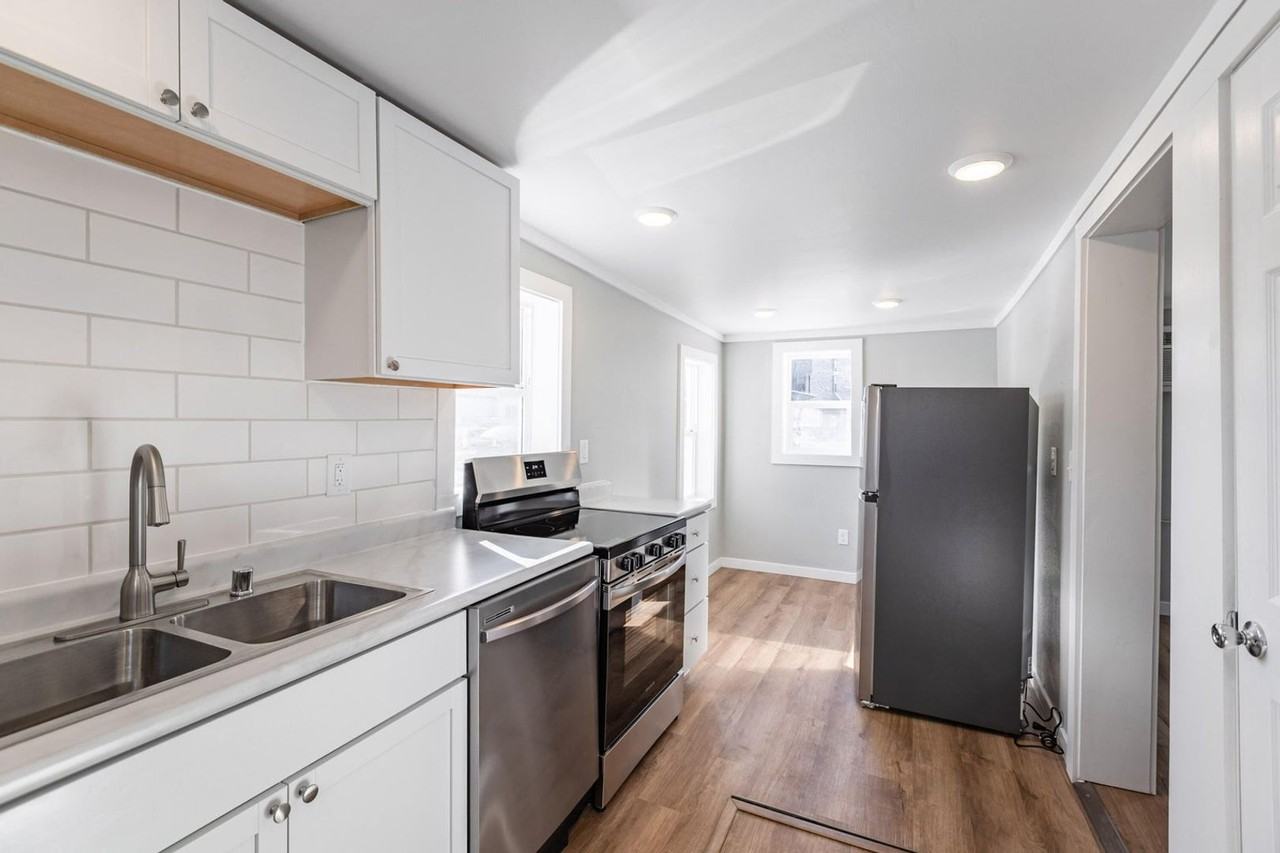 818 Denton St - Photo 5 of 14