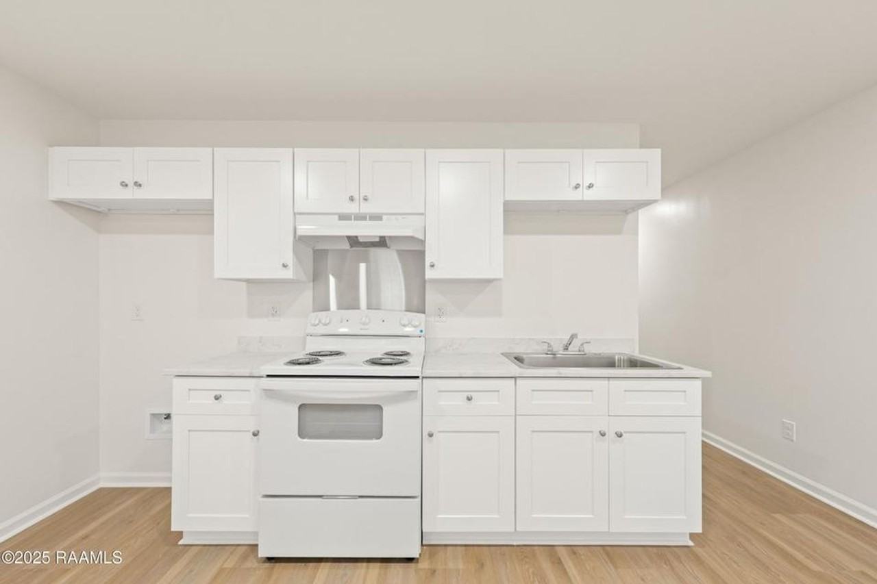 503 Joan Street - Photo 5 of 11