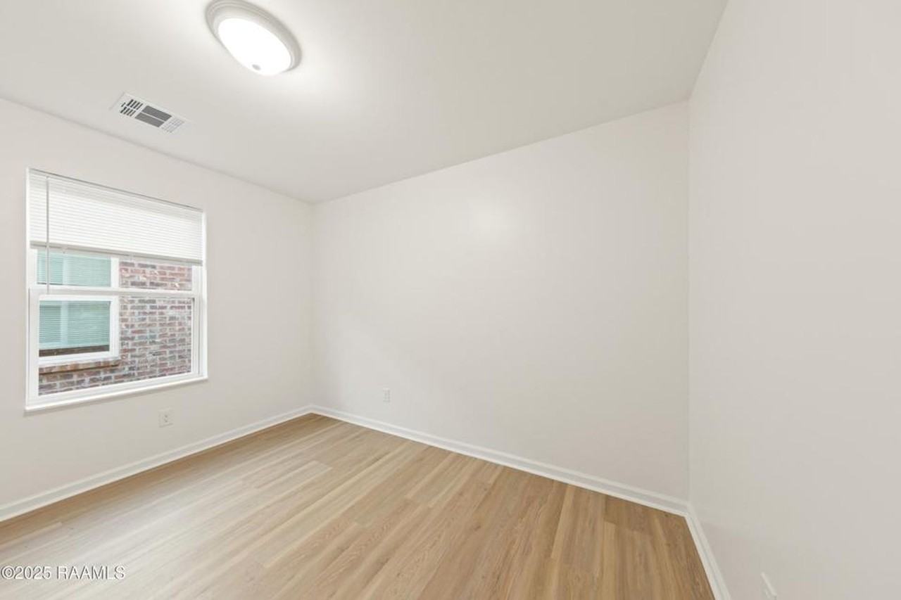 503 Joan Street - Photo 7 of 11