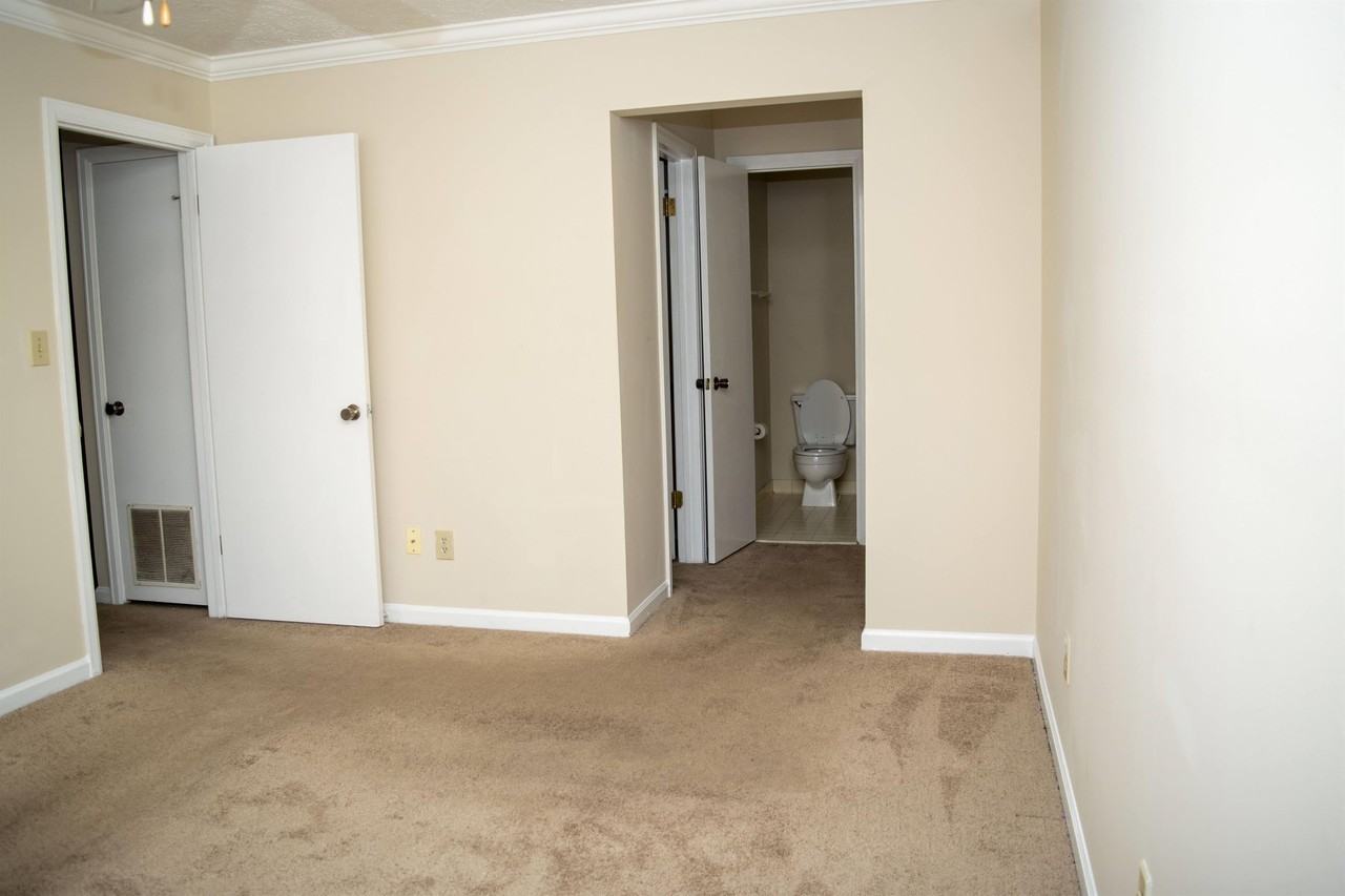 1615 Woodmere Loop Drive - Photo 2 of 50