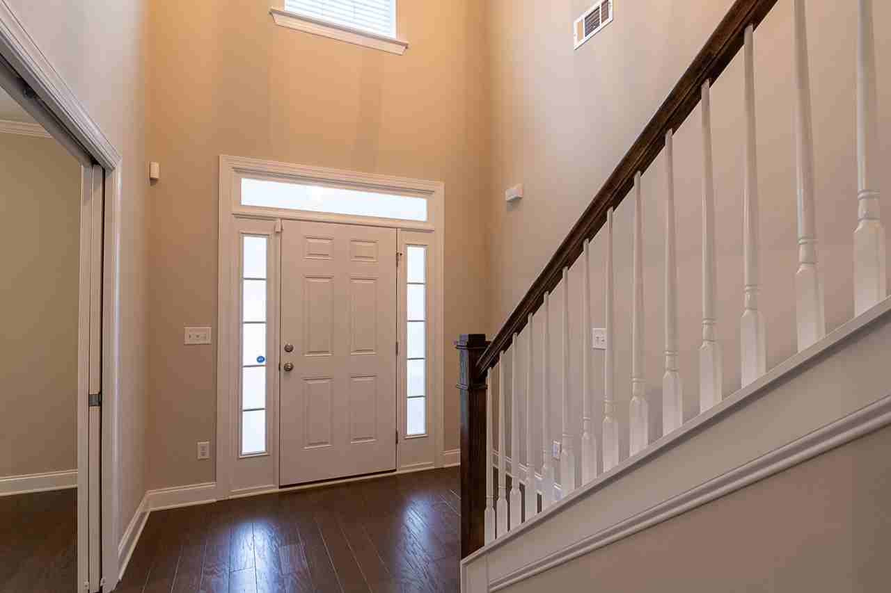 453 Arrowwood Dr - Photo 2 of 50