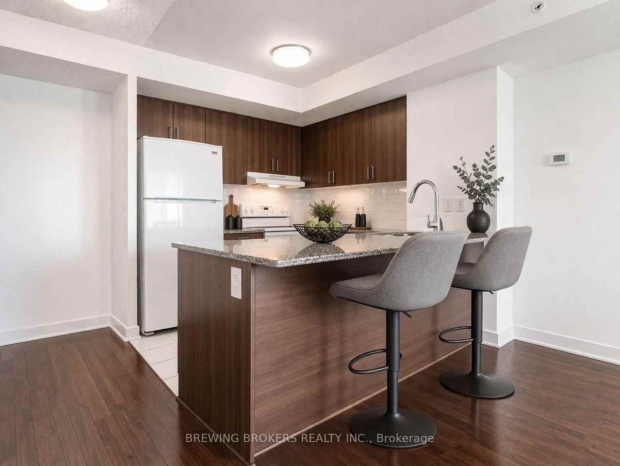 5740 Yonge Street #1307 - Photo 3 of 13