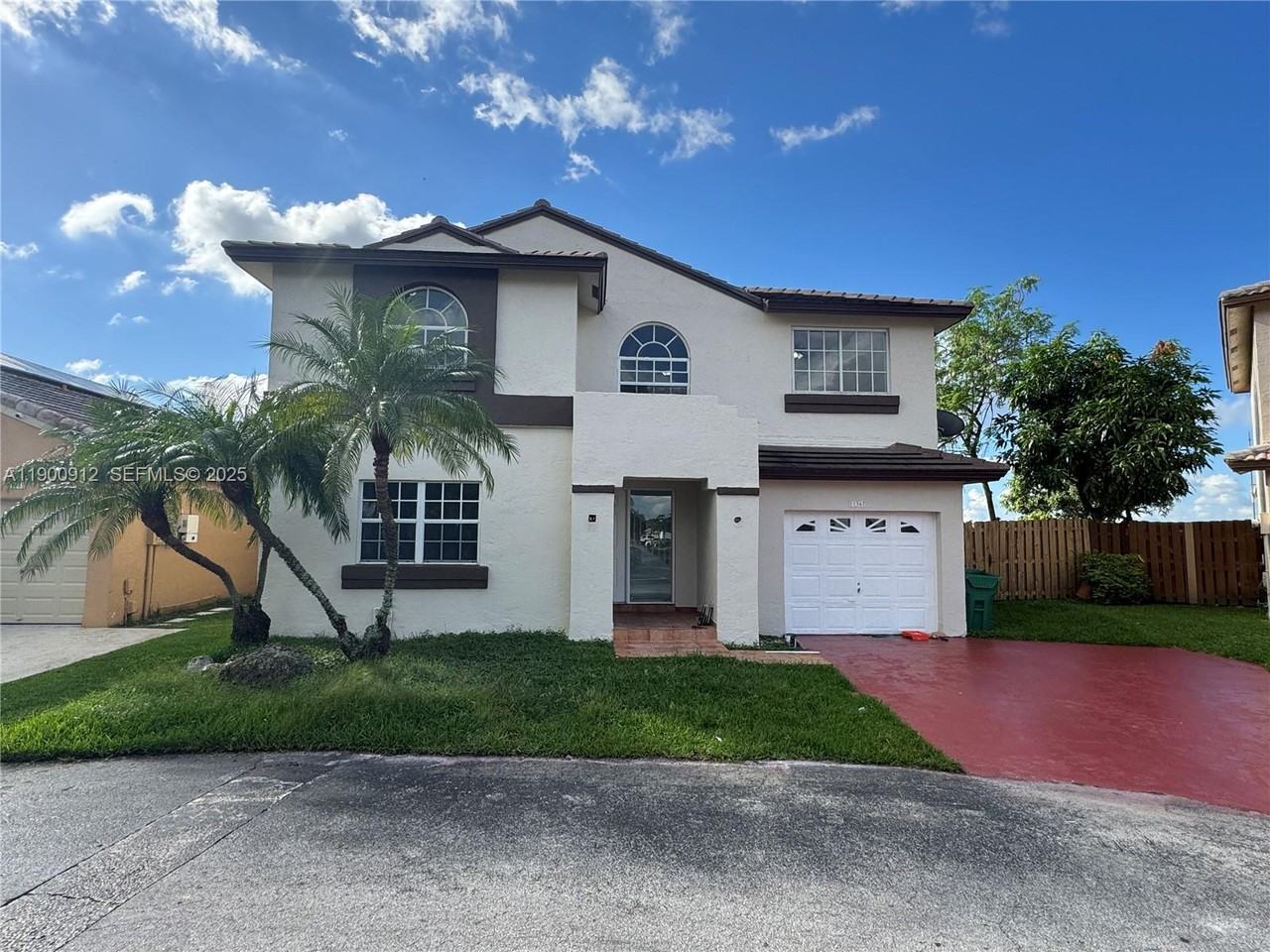 11367 Southwest 161st Place - Photo 4 of 32